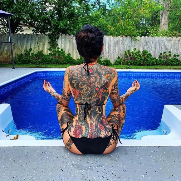 MEET YR POSHER - Picture 6 of 11